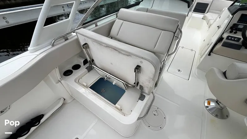 Slide: The Image of Boston Whaler 230 Vantage 2019 - 15825125