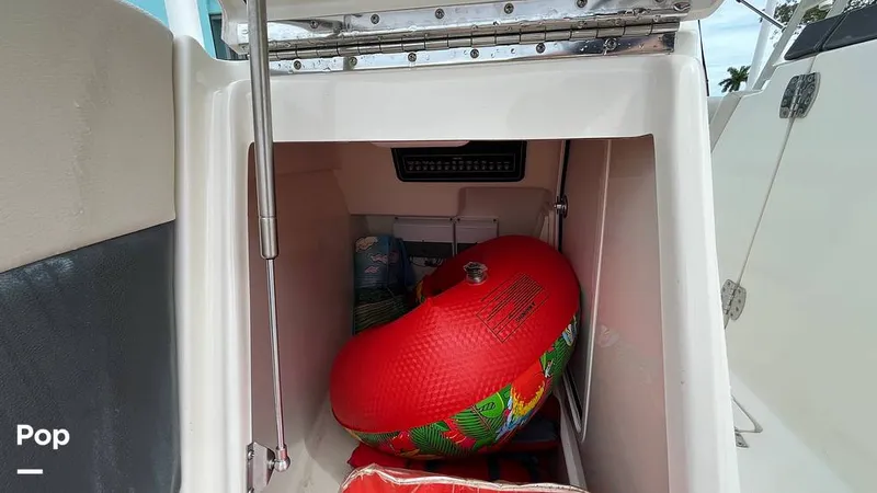 Slide: The Image of Boston Whaler 230 Vantage 2019 - 15825092