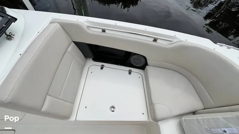 Slide: The Image of Boston Whaler 230 Vantage 2019 - 15825094