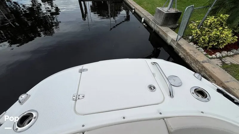 Slide: The Image of Boston Whaler 230 Vantage 2019 - 15825096