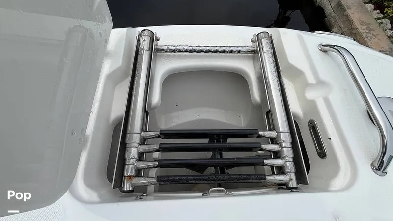 Slide: The Image of Boston Whaler 230 Vantage 2019 - 15825098