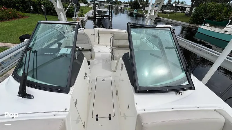 Slide: The Image of Boston Whaler 230 Vantage 2019 - 15825104