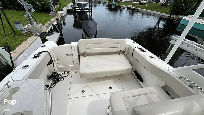 Slide: The Image of Boston Whaler 230 Vantage 2019 - 15825107