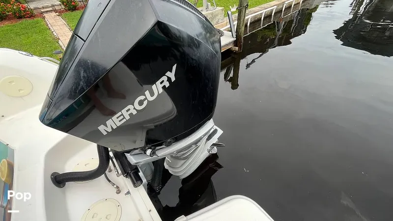 Slide: The Image of Boston Whaler 230 Vantage 2019 - 15825065