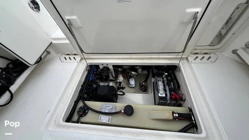 Slide: The Image of Boston Whaler 230 Vantage 2019 - 15825116