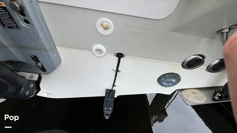 Slide: The Image of Boston Whaler 230 Vantage 2019 - 15825064