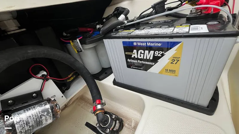 Slide: The Image of Boston Whaler 230 Vantage 2019 - 15825119