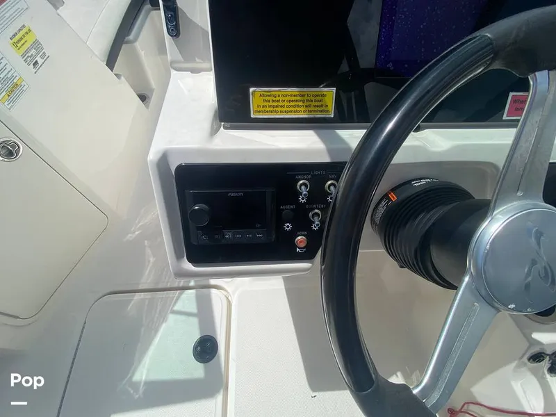 Slide: The Image of Sea Ray 210 SPX 2022 - 15794201