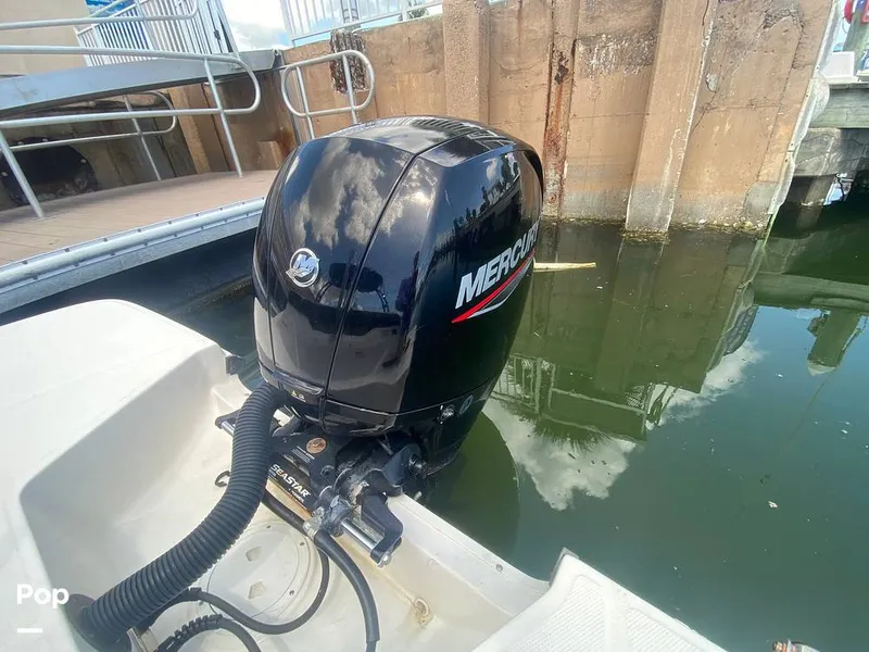 Slide: The Image of Sea Ray 210 SPX 2022 - 15794188