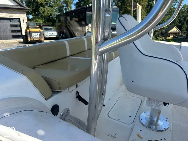 Slide: The Image of Nautica 18.6' Wide Body 2010 - 15843327