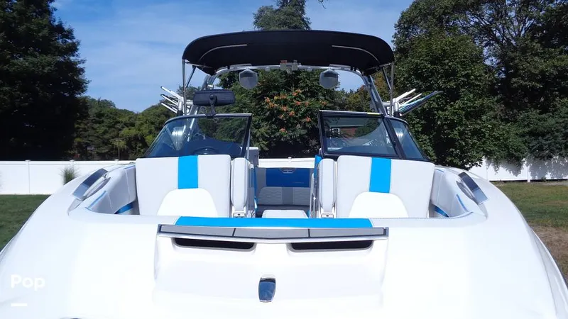 Slide: The Image of Mastercraft X22 2021 - 15801438