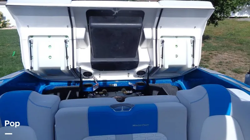 Slide: The Image of Mastercraft X22 2021 - 15801455