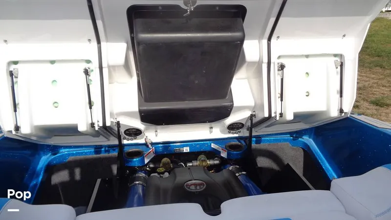 Slide: The Image of Mastercraft X22 2021 - 15801456