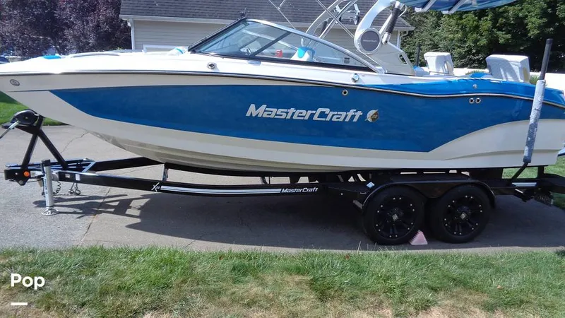 Slide: The Image of Mastercraft X22 2021 - 15801429