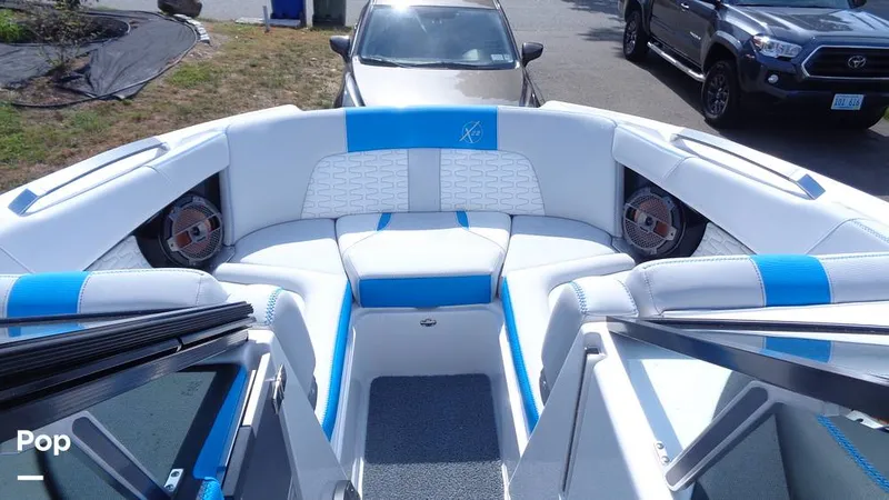 Slide: The Image of Mastercraft X22 2021 - 15801460