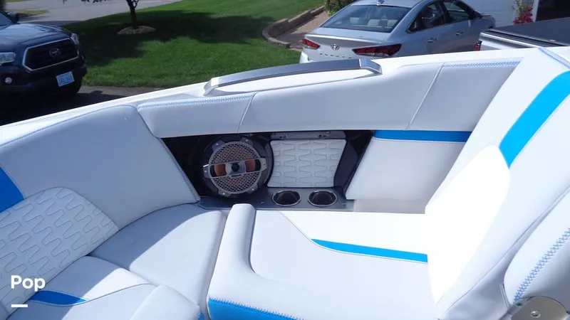 Slide: The Image of Mastercraft X22 2021 - 15801463