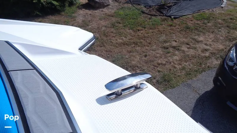 Slide: The Image of Mastercraft X22 2021 - 15801467