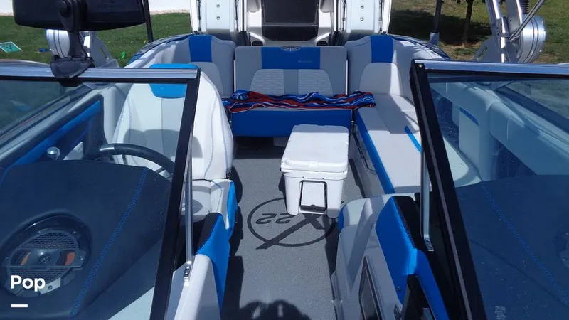 Slide: The Image of Mastercraft X22 2021 - 15801473