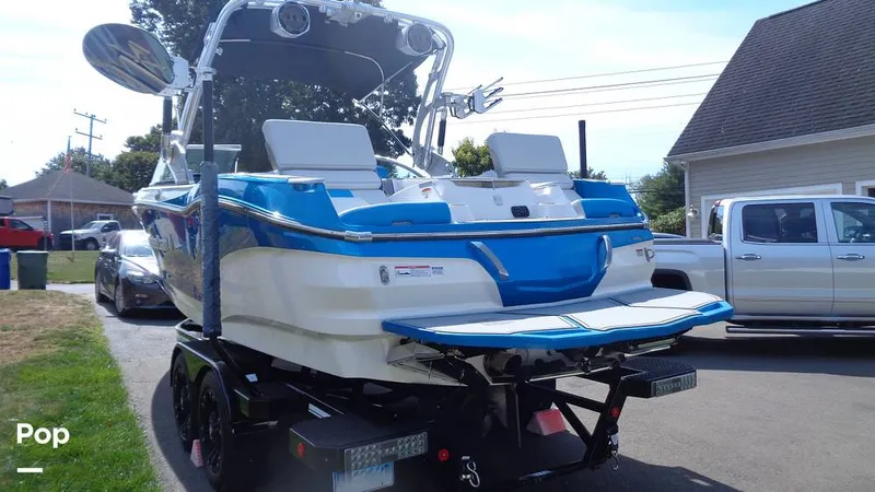 Slide: The Image of Mastercraft X22 2021 - 15801431