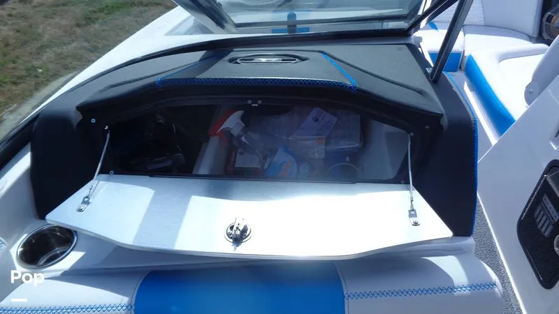 Slide: The Image of Mastercraft X22 2021 - 15801481