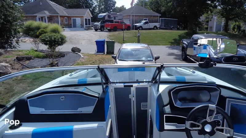 Slide: The Image of Mastercraft X22 2021 - 15801486