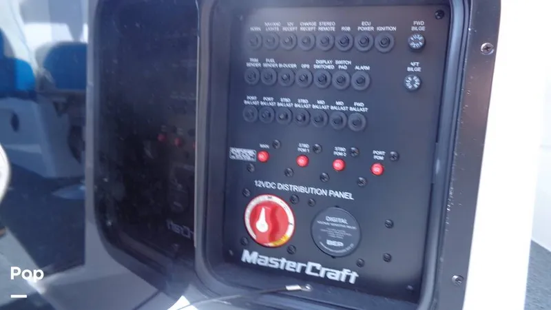 Slide: The Image of Mastercraft X22 2021 - 15801487