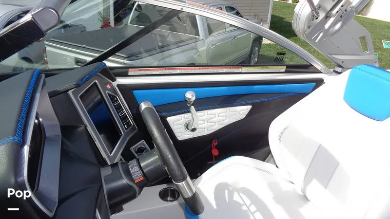 Slide: The Image of Mastercraft X22 2021 - 15801489