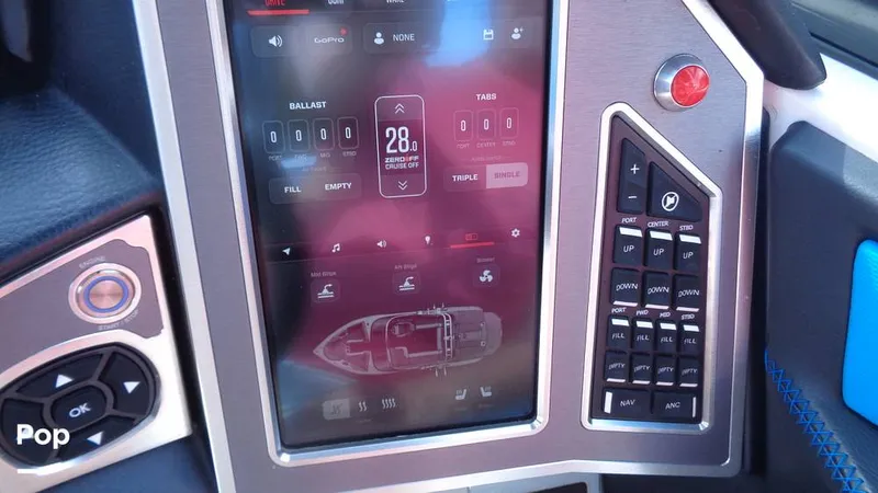 Slide: The Image of Mastercraft X22 2021 - 15801497