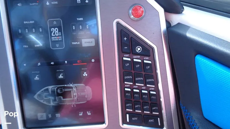 Slide: The Image of Mastercraft X22 2021 - 15801498