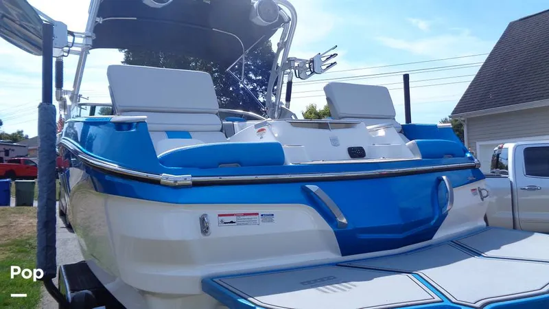 Slide: The Image of Mastercraft X22 2021 - 15801520