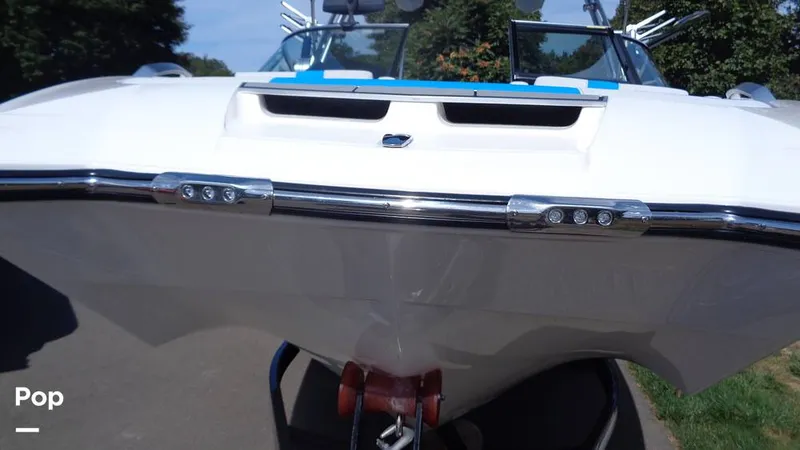 Slide: The Image of Mastercraft X22 2021 - 15801437