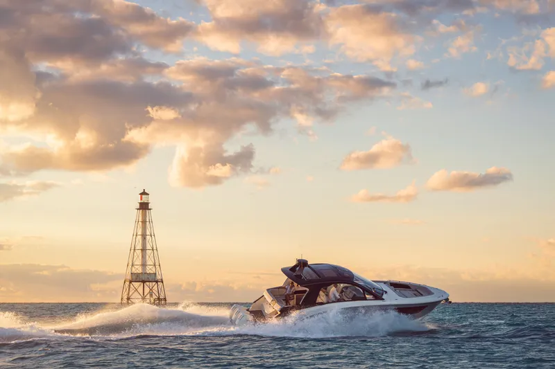 Slide: The Image of Sea Ray Sundancer 370 Outboard 2026 - 1