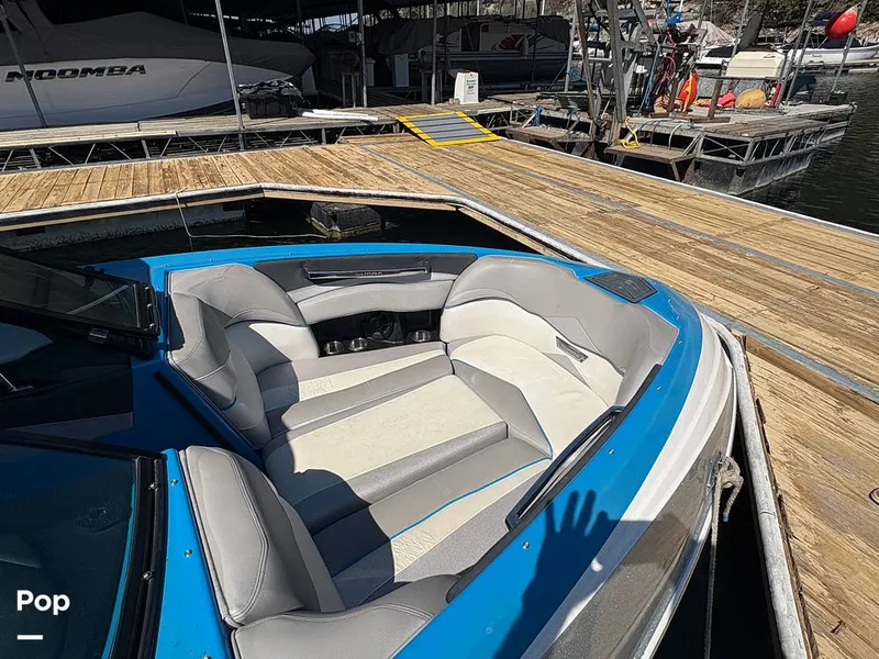 Slide: The Image of Bow Passenger Seating With Storage - 15945758