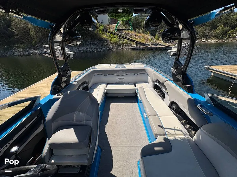 Slide: The Image of Passenger Seating With Storage - 15945765