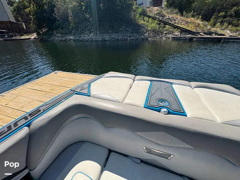 Slide: The Image of Upholstery - 15945773