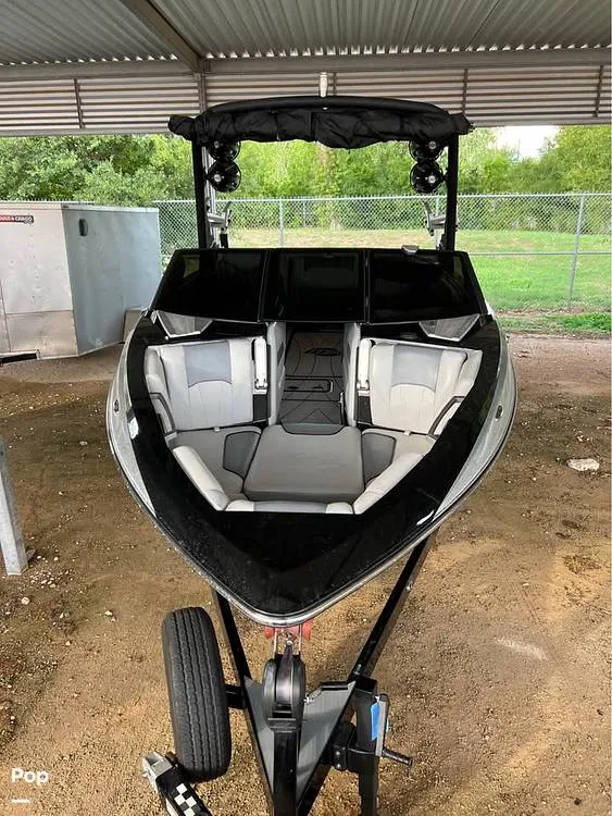 Slide: The Image of Malibu 25 LSV 2021 - 15818236