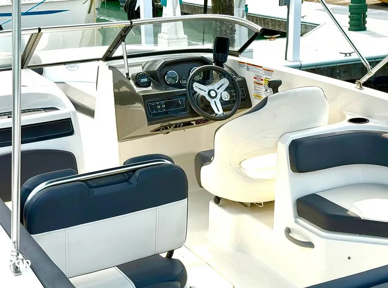 Slide: The Image of Bayliner VR6 OB 2021 - 15842391