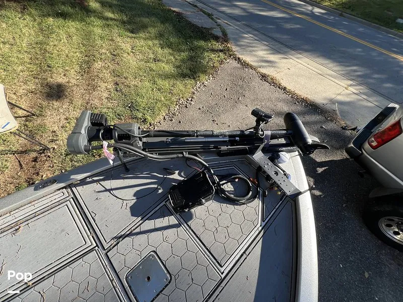 Slide: The Image of Avid FS21 Platinum 2022 - 15953608