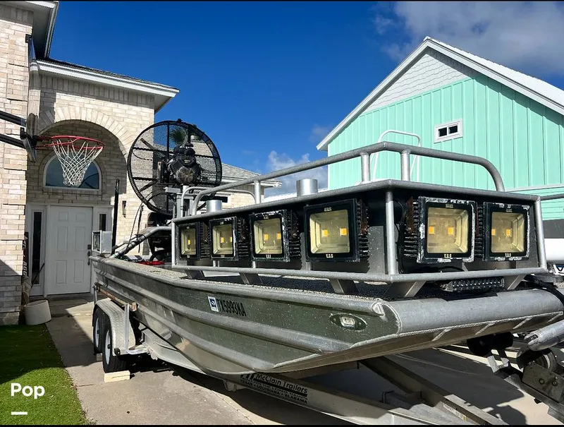 Slide: The Image of 2021 Long Beach Custom 21 - 15922197