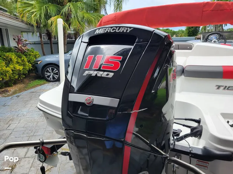 Slide: The Image of Tahoe T18 2022 - 15829824