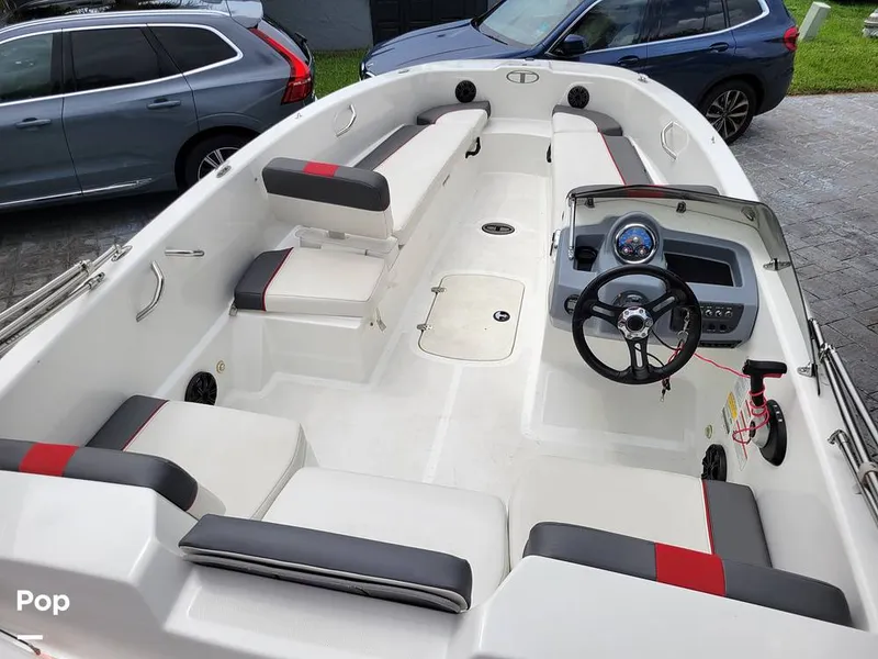 Slide: The Image of Tahoe T18 2022 - 15829831