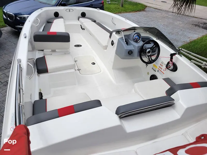 Slide: The Image of Tahoe T18 2022 - 15829832