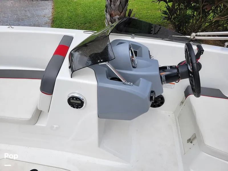 Slide: The Image of Tahoe T18 2022 - 15829848