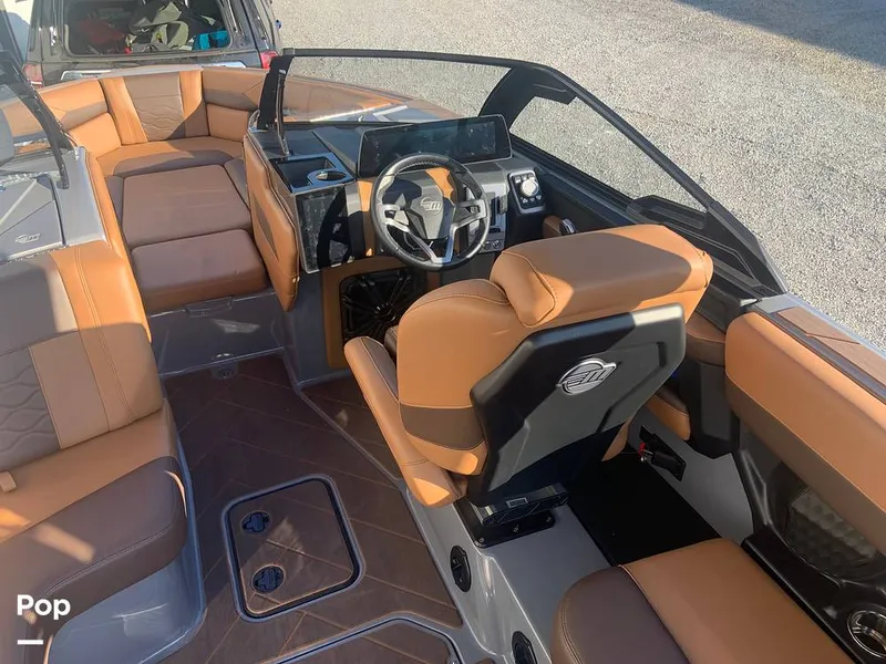 Slide: The Image of Malibu Wakesetter 23 LSV 2025 - 15805604