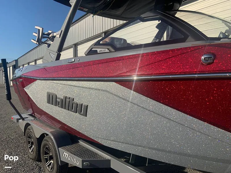 Slide: The Image of Malibu Wakesetter 23 LSV 2025 - 15805735