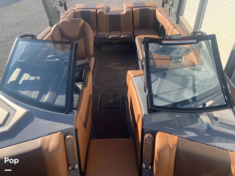 Slide: The Image of Malibu Wakesetter 23 LSV 2025 - 15805609