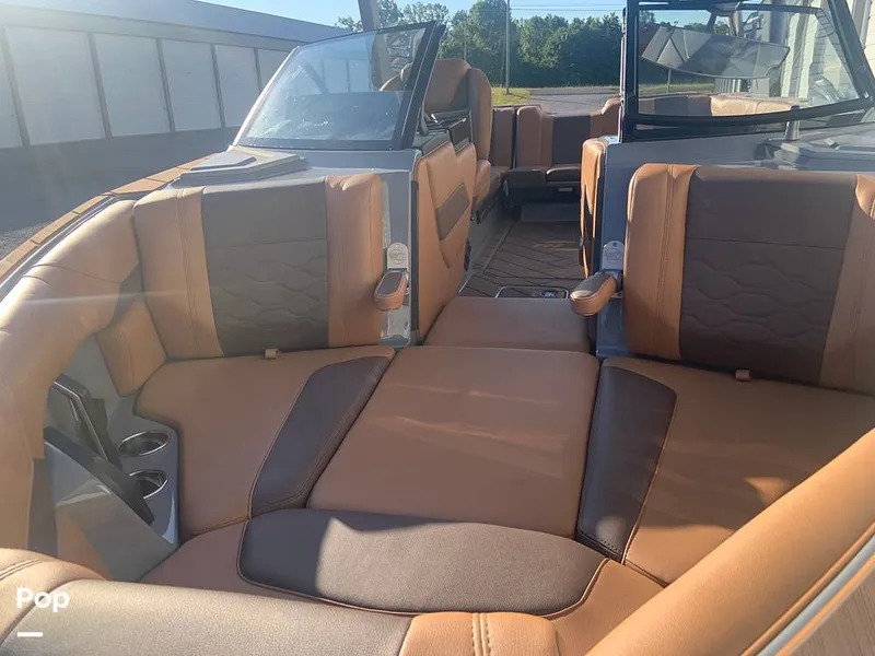 Slide: The Image of Malibu Wakesetter 23 LSV 2025 - 15805618