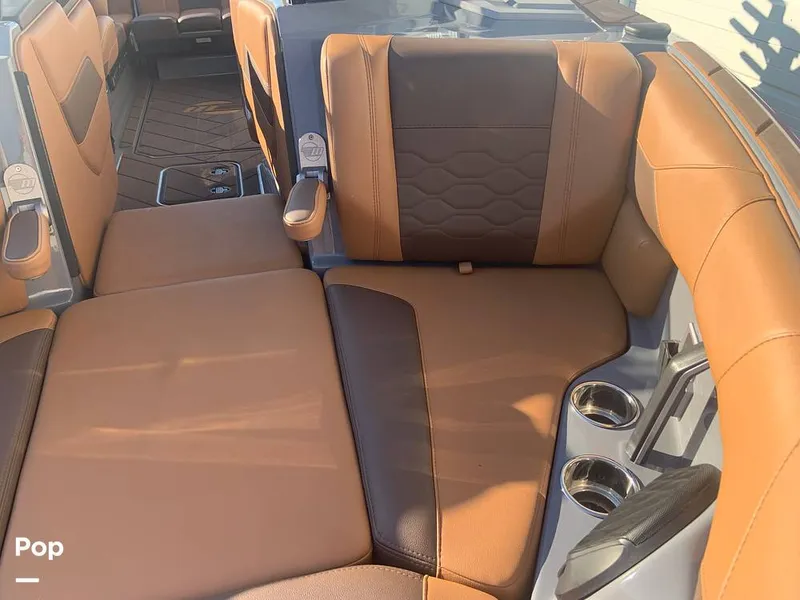 Slide: The Image of Malibu Wakesetter 23 LSV 2025 - 15805621