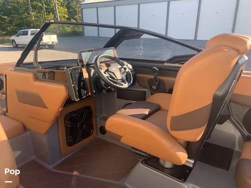 Slide: The Image of Malibu Wakesetter 23 LSV 2025 - 15805624