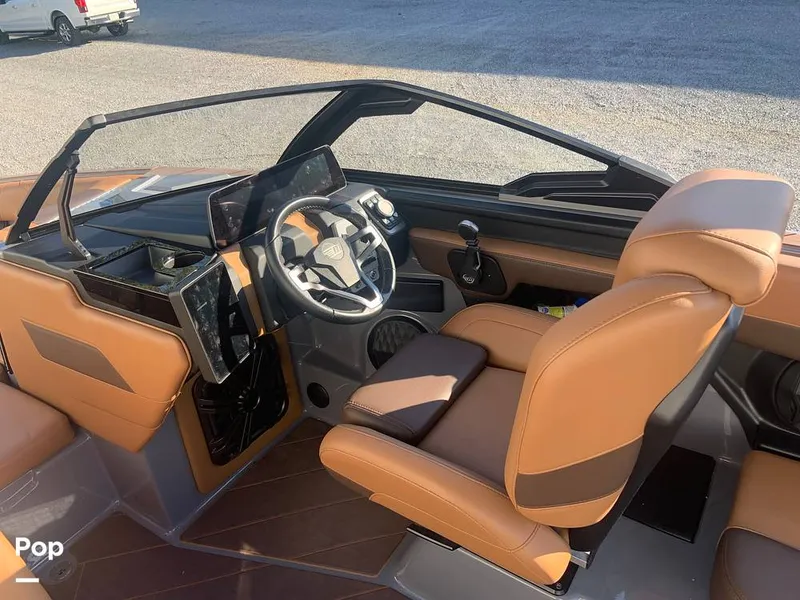 Slide: The Image of Malibu Wakesetter 23 LSV 2025 - 15805625